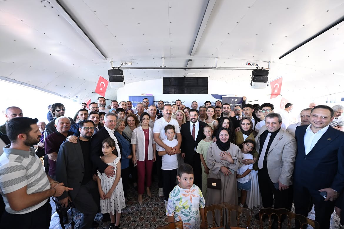 ÜSKÜDAR TEŞKİLATI 1. YIL COŞKUSU