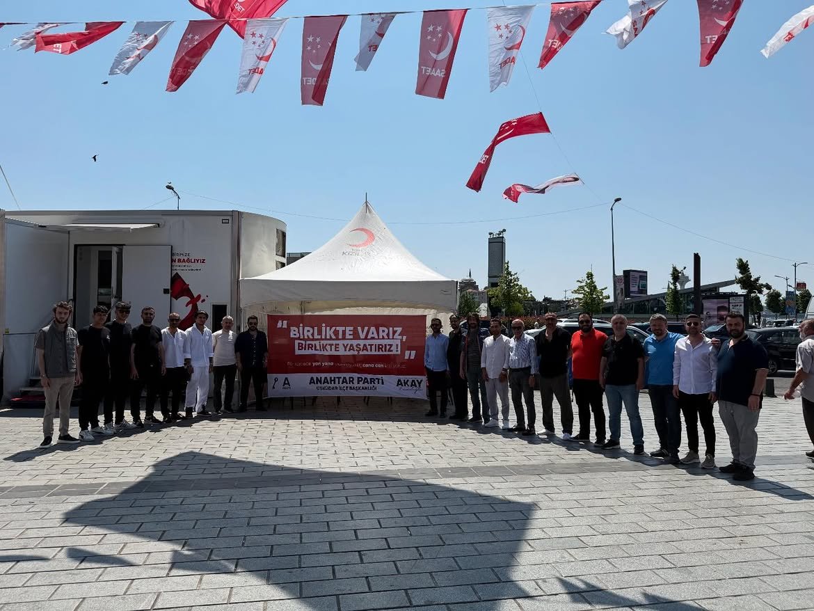 Anahtar Parti Üsküdar'dan Kızılay'a Anlamlı Destek