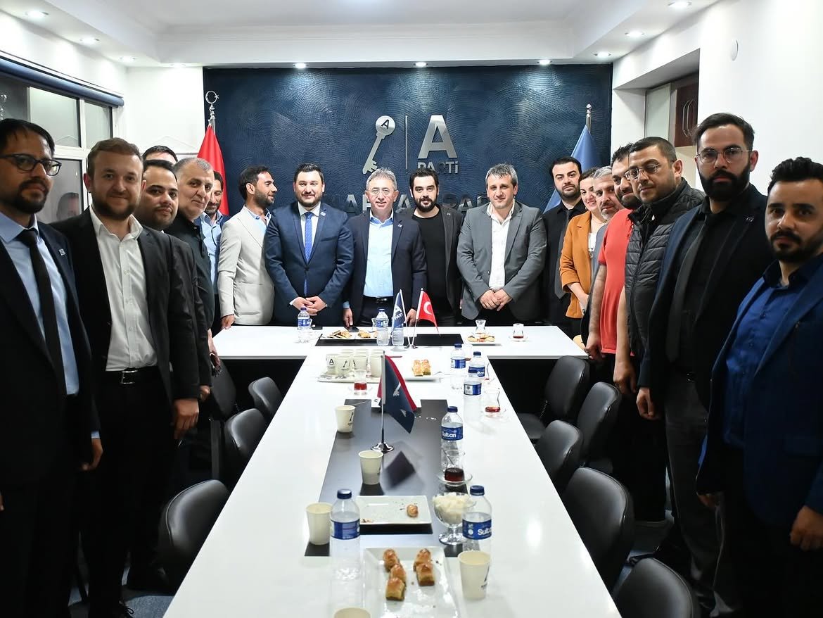 Anahtar Parti Üsküdar'da Kongre Öncesi Güçlü Buluşma